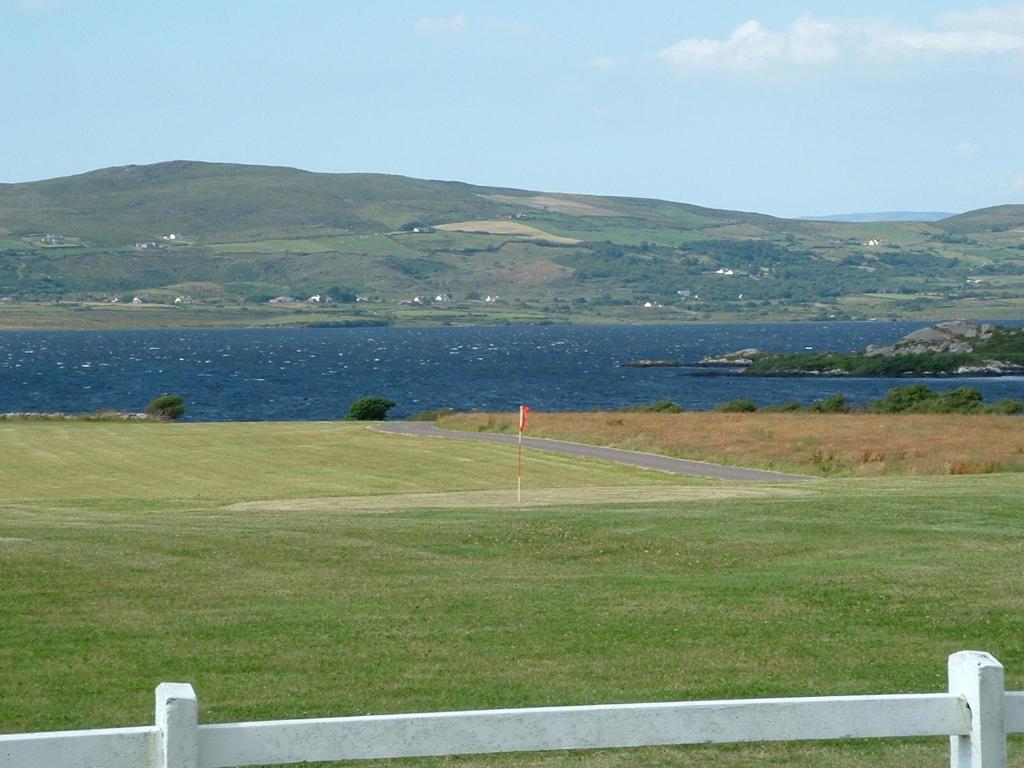 Lakelands Farm House Hotel Waterville Room photo